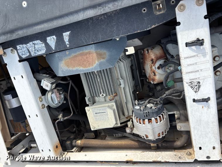 image for item FH7527 2000 Freightliner FL70 refrigerated truck