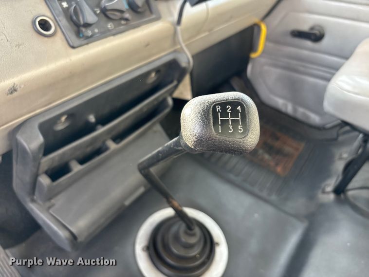 image for item FH7527 2000 Freightliner FL70 refrigerated truck