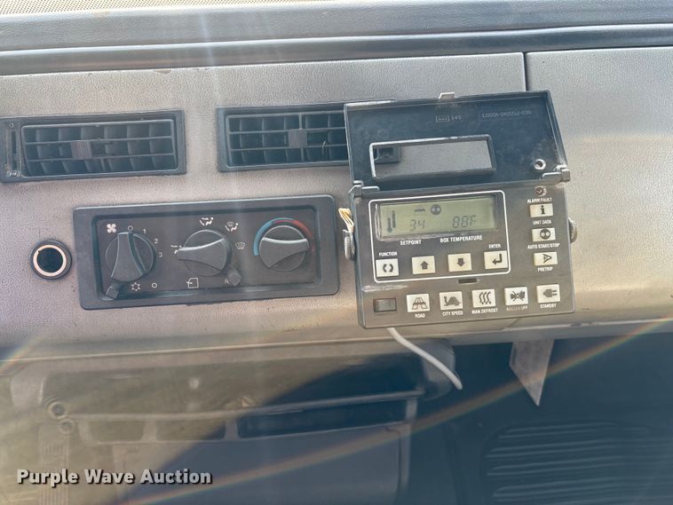 image for item FH7527 2000 Freightliner FL70 refrigerated truck