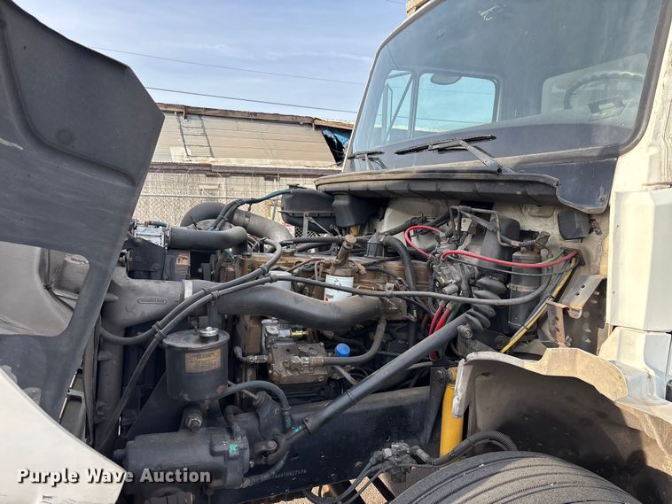 image for item FH7527 2000 Freightliner FL70 refrigerated truck
