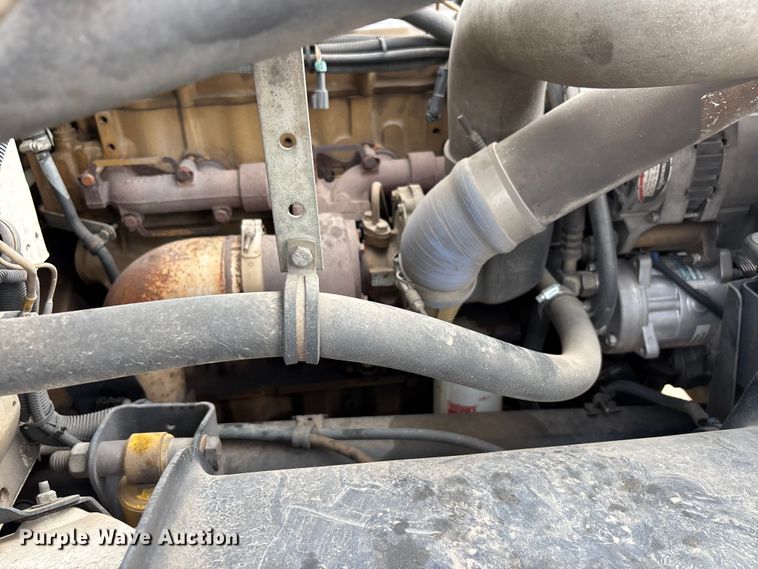 image for item FH7527 2000 Freightliner FL70 refrigerated truck