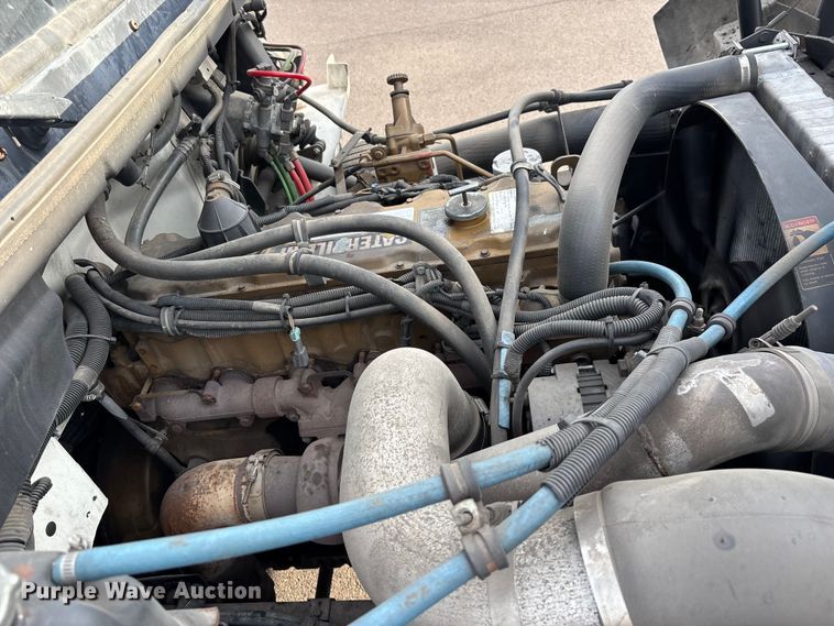 image for item FH7527 2000 Freightliner FL70 refrigerated truck