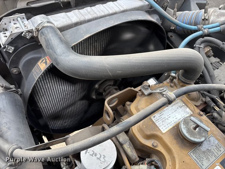 image for item FH7527 2000 Freightliner FL70 refrigerated truck