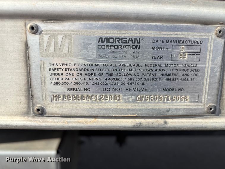 image for item FH7527 2000 Freightliner FL70 refrigerated truck