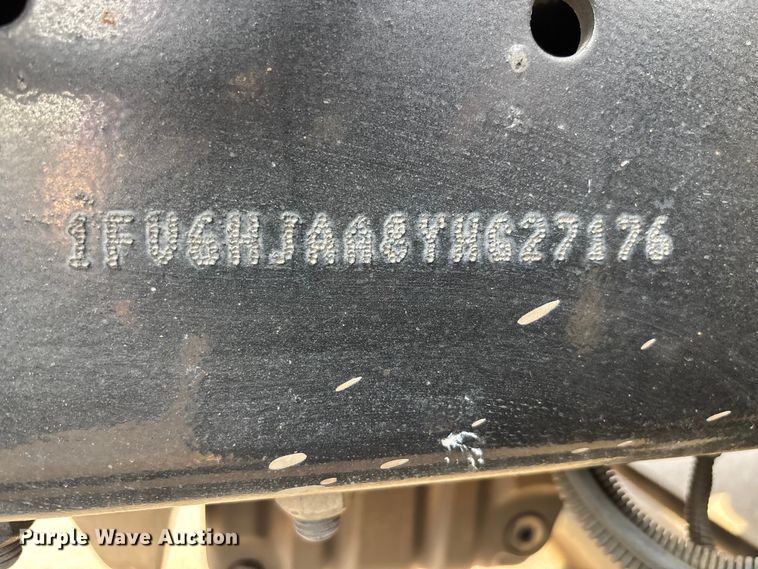 image for item FH7527 2000 Freightliner FL70 refrigerated truck