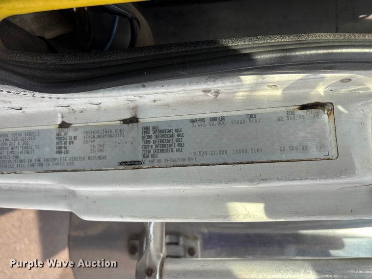 image for item FH7527 2000 Freightliner FL70 refrigerated truck