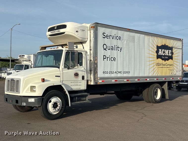2004 Freightliner FL70 refrigerated truck