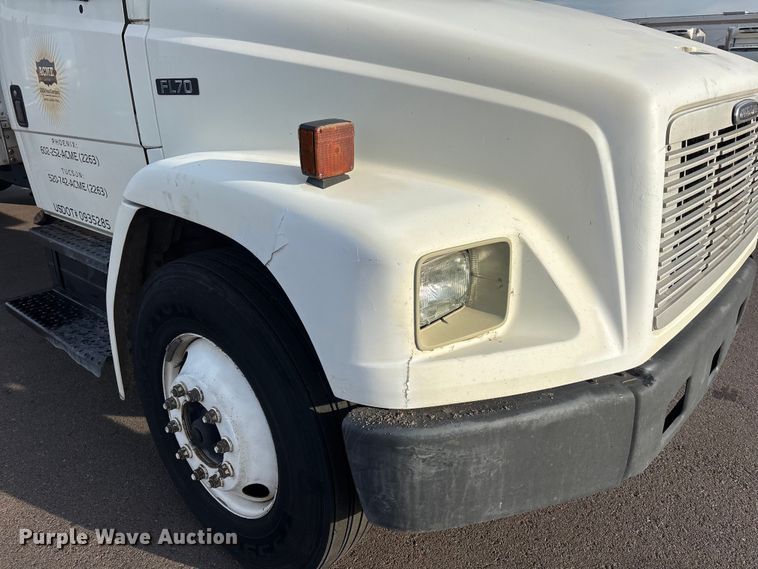 image for item FH7528 2004 Freightliner FL70 refrigerated truck