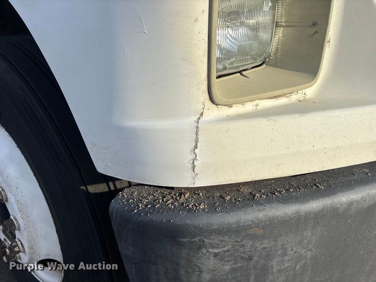 image for item FH7528 2004 Freightliner FL70 refrigerated truck