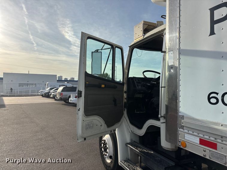 image for item FH7528 2004 Freightliner FL70 refrigerated truck