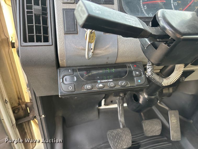 image for item FH7528 2004 Freightliner FL70 refrigerated truck