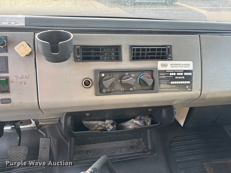 image for item FH7528 2004 Freightliner FL70 refrigerated truck