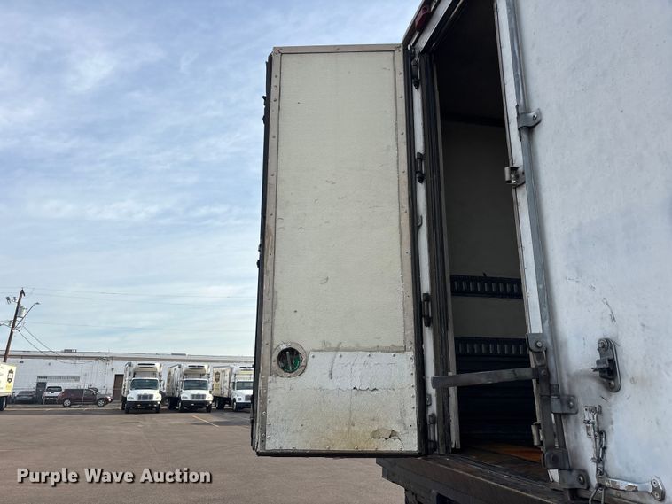 image for item FH7528 2004 Freightliner FL70 refrigerated truck