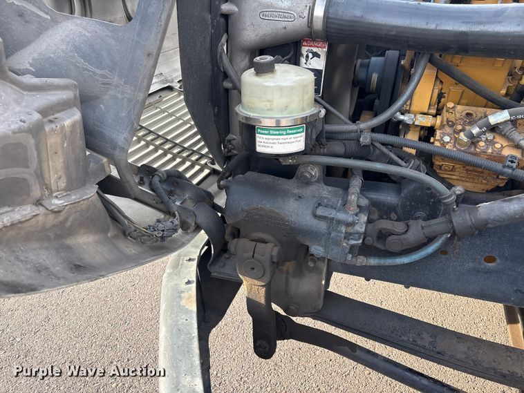 image for item FH7528 2004 Freightliner FL70 refrigerated truck
