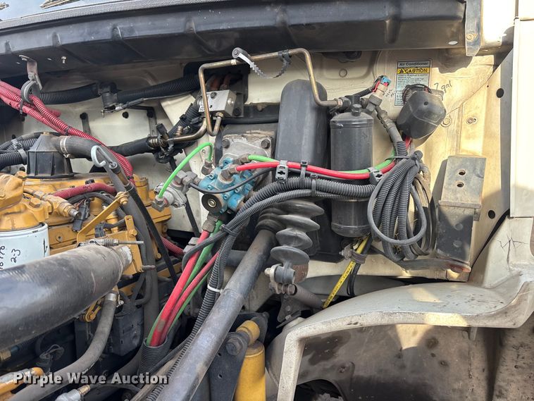 image for item FH7528 2004 Freightliner FL70 refrigerated truck