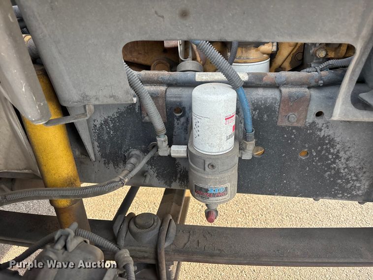 image for item FH7528 2004 Freightliner FL70 refrigerated truck
