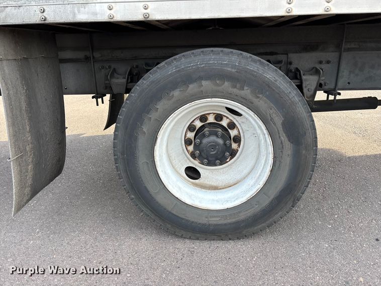 image for item FH7528 2004 Freightliner FL70 refrigerated truck