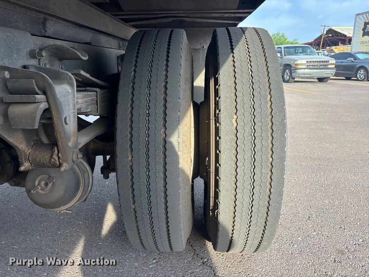image for item FH7528 2004 Freightliner FL70 refrigerated truck