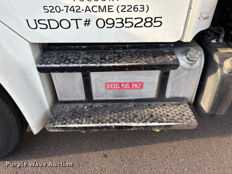 image for item FH7529 2013 Freightliner Business Class M2 refrigerated truck