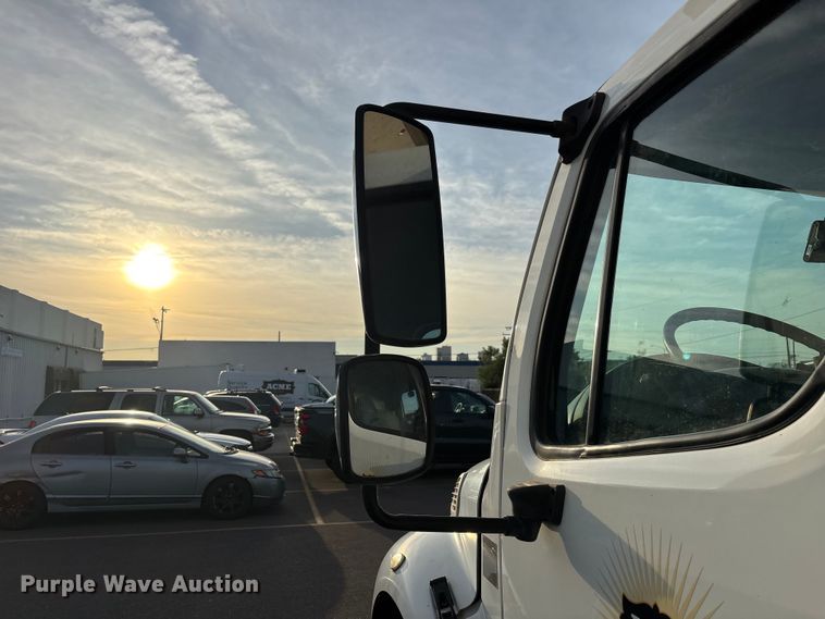 image for item FH7529 2013 Freightliner Business Class M2 refrigerated truck