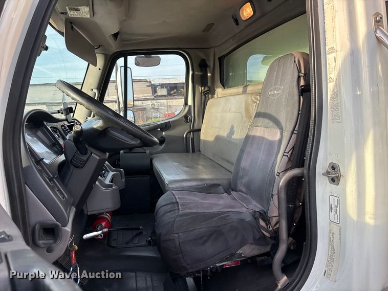 image for item FH7529 2013 Freightliner Business Class M2 refrigerated truck