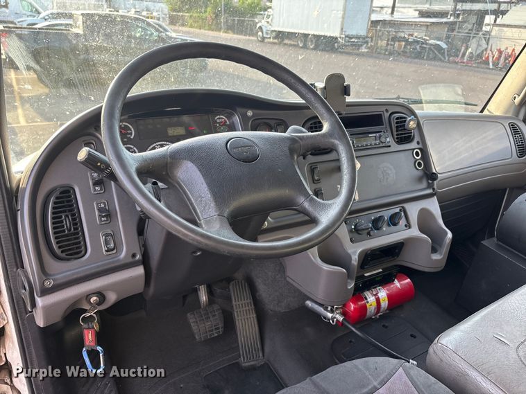 image for item FH7529 2013 Freightliner Business Class M2 refrigerated truck