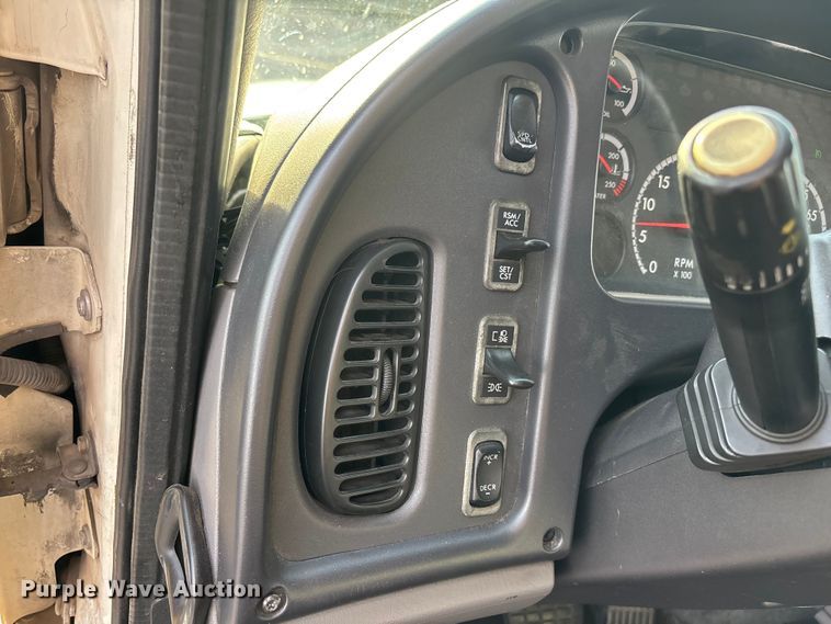 image for item FH7529 2013 Freightliner Business Class M2 refrigerated truck