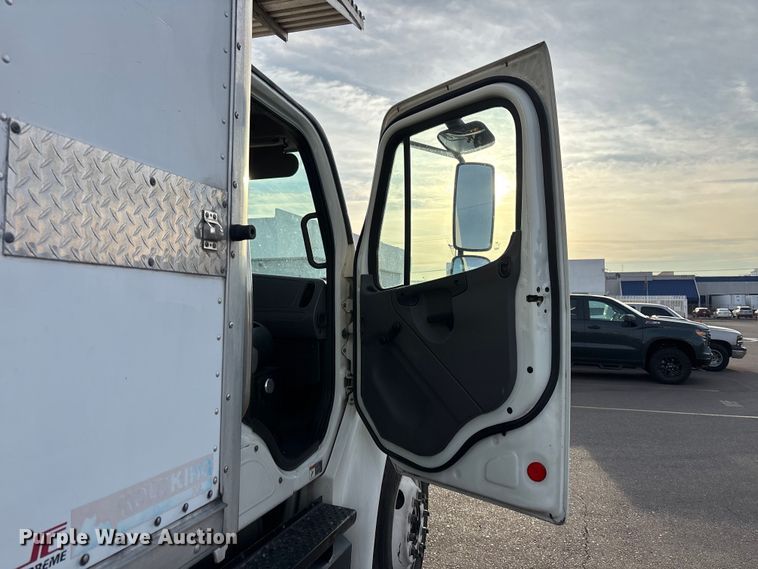 image for item FH7529 2013 Freightliner Business Class M2 refrigerated truck