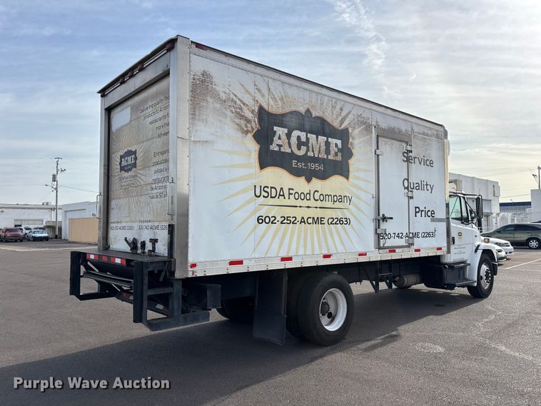 image for item FH7530 1999 Freightliner FL70 refrigerated truck