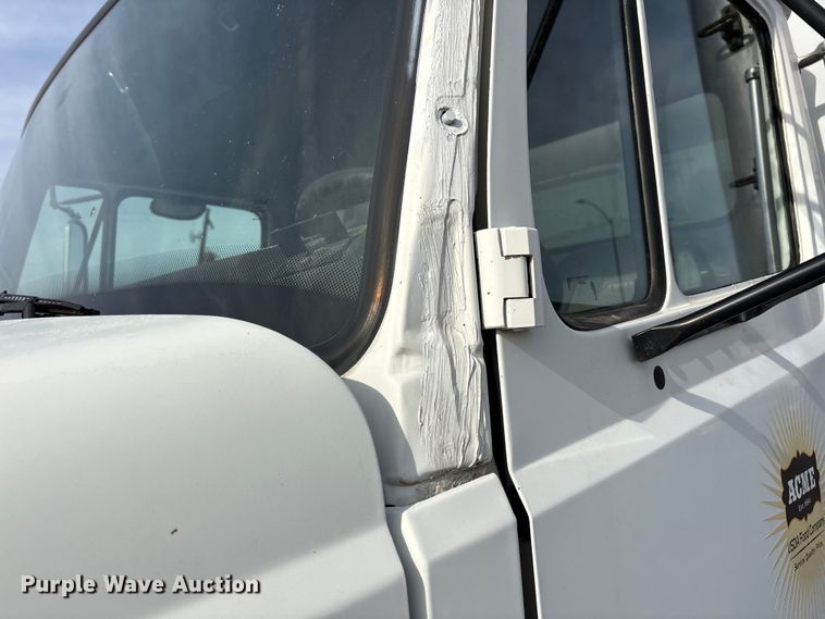 image for item FH7530 1999 Freightliner FL70 refrigerated truck