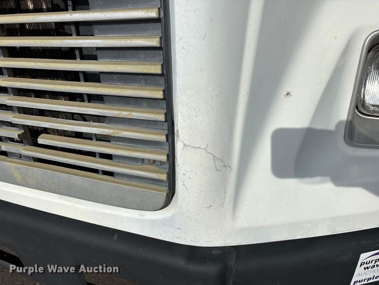 image for item FH7530 1999 Freightliner FL70 refrigerated truck