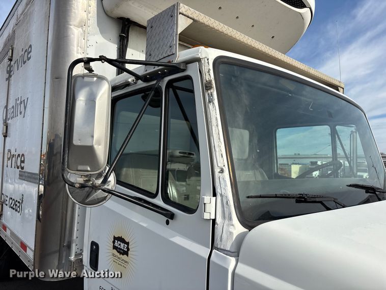image for item FH7530 1999 Freightliner FL70 refrigerated truck