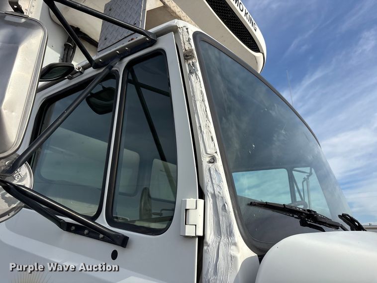 image for item FH7530 1999 Freightliner FL70 refrigerated truck