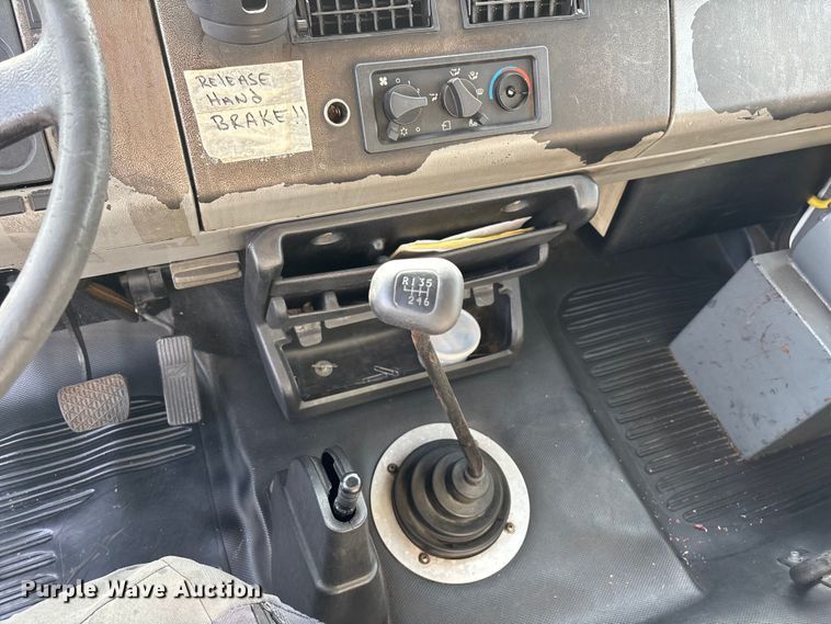 image for item FH7530 1999 Freightliner FL70 refrigerated truck