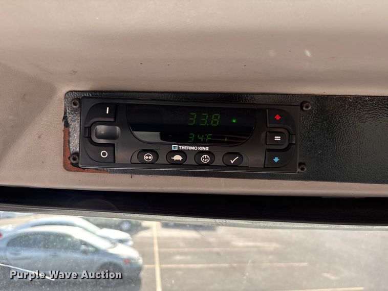 image for item FH7530 1999 Freightliner FL70 refrigerated truck