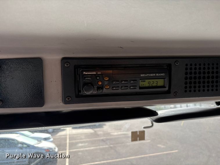 image for item FH7530 1999 Freightliner FL70 refrigerated truck