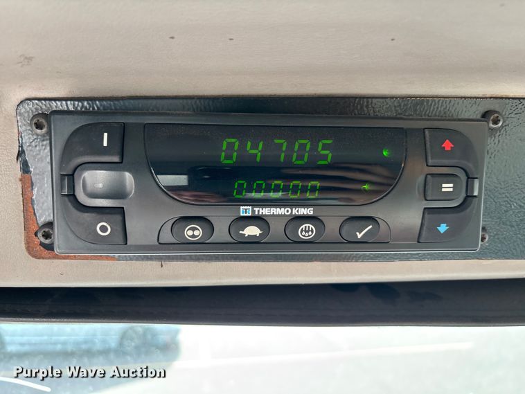 image for item FH7530 1999 Freightliner FL70 refrigerated truck