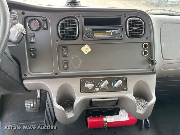 image for item FH7531 2013 Freightliner Business Class M2 refrigerated truck