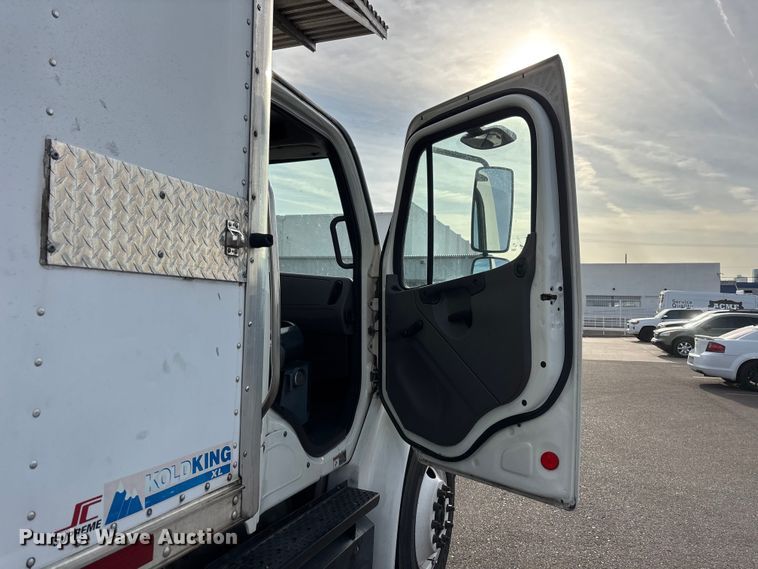 image for item FH7531 2013 Freightliner Business Class M2 refrigerated truck