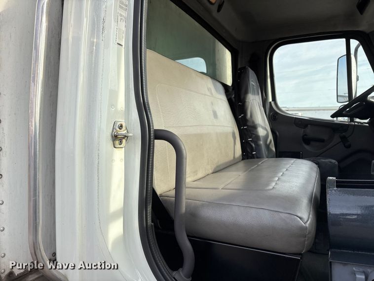 image for item FH7531 2013 Freightliner Business Class M2 refrigerated truck