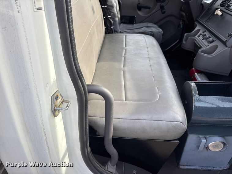image for item FH7531 2013 Freightliner Business Class M2 refrigerated truck