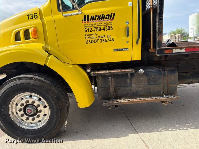 image for item FK0253 1999 Sterling L7500 flatbed truck