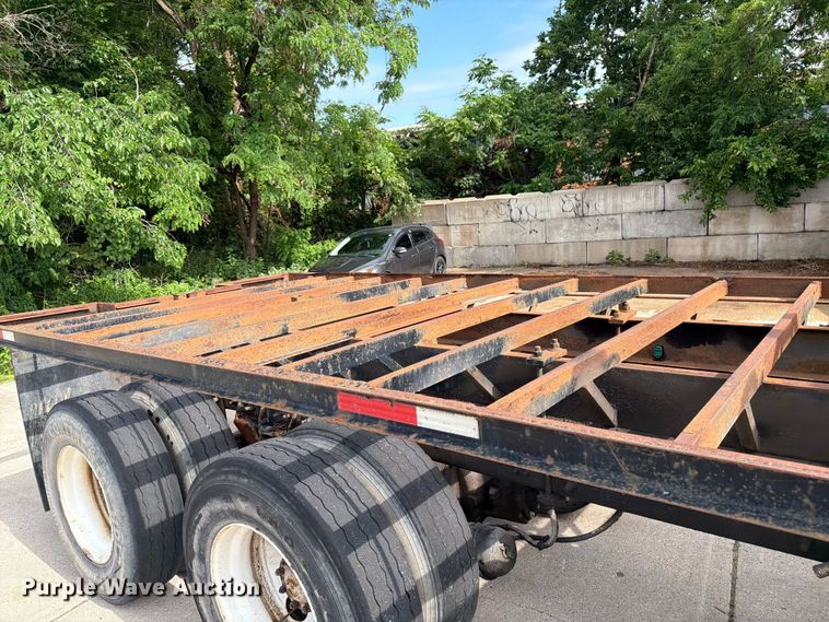 image for item FK0253 1999 Sterling L7500 flatbed truck