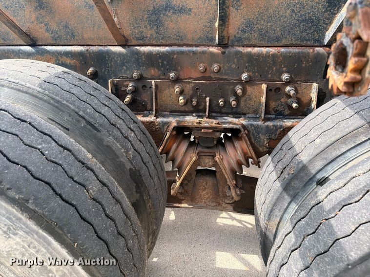 image for item FK0253 1999 Sterling L7500 flatbed truck