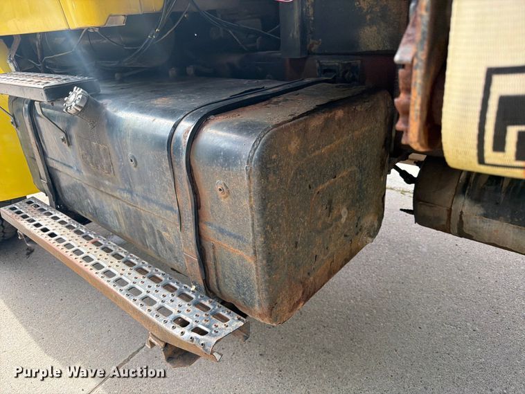 image for item FK0253 1999 Sterling L7500 flatbed truck