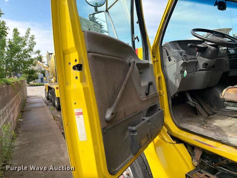 image for item FK0253 1999 Sterling L7500 flatbed truck