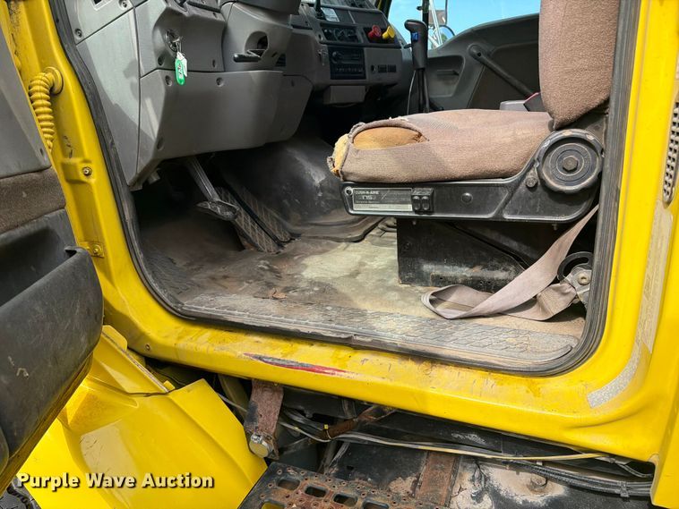image for item FK0253 1999 Sterling L7500 flatbed truck