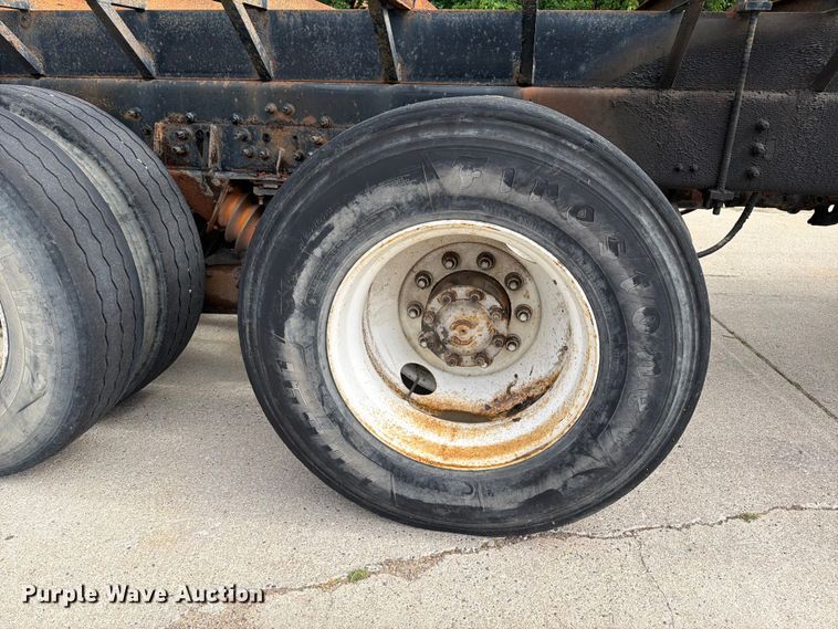 image for item FK0253 1999 Sterling L7500 flatbed truck