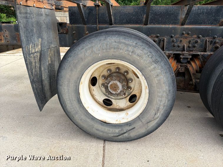 image for item FK0253 1999 Sterling L7500 flatbed truck