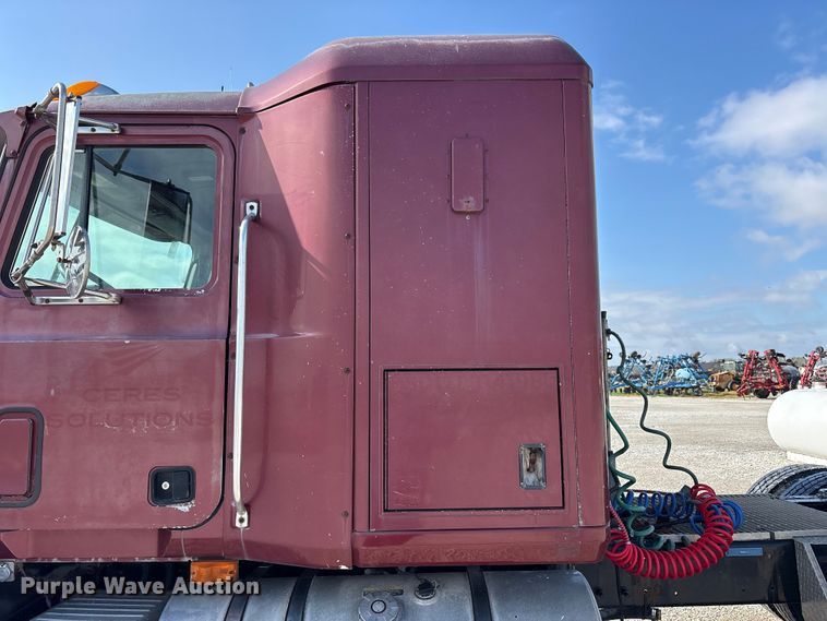 image for item FK1427 1994 Mack CH613 semi truck